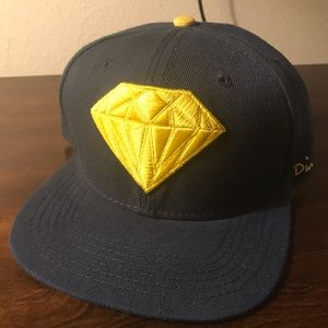 Diamond emblem SnapBack